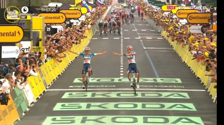 Romain Bardet remporte la 1ère étape du Tour de France