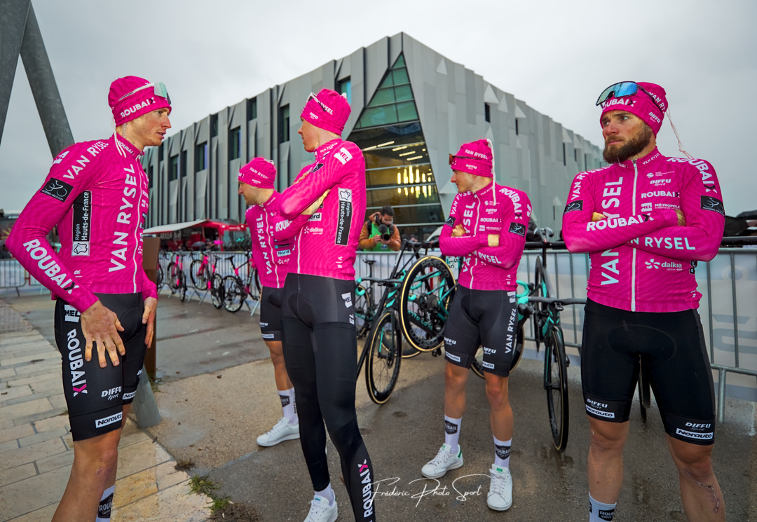 2 stagiaires rejoindront l'équipe Van Rysel Roubaix à partir du 1er août.