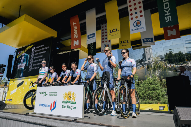 Invitée sur le Tour de France Femmes, Tashkent a vécu 3 abandons lors de la 1ère étape