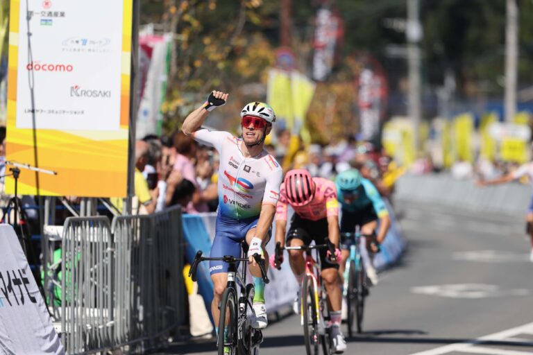 Emilien Jeannière a remporté la 1ère étape du Tour de Kyushu.