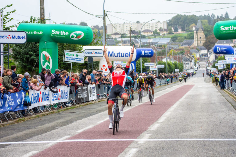 Anatole Leboucher a remporté la course Paris-Conneré.