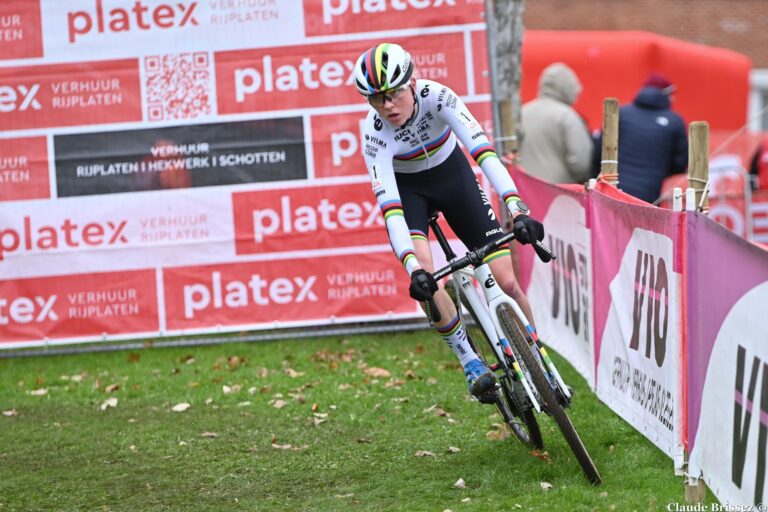 Fem Van Empel a remporté la manche de Coupe du Monde de Cyclo-Cross d'Antwerpen.