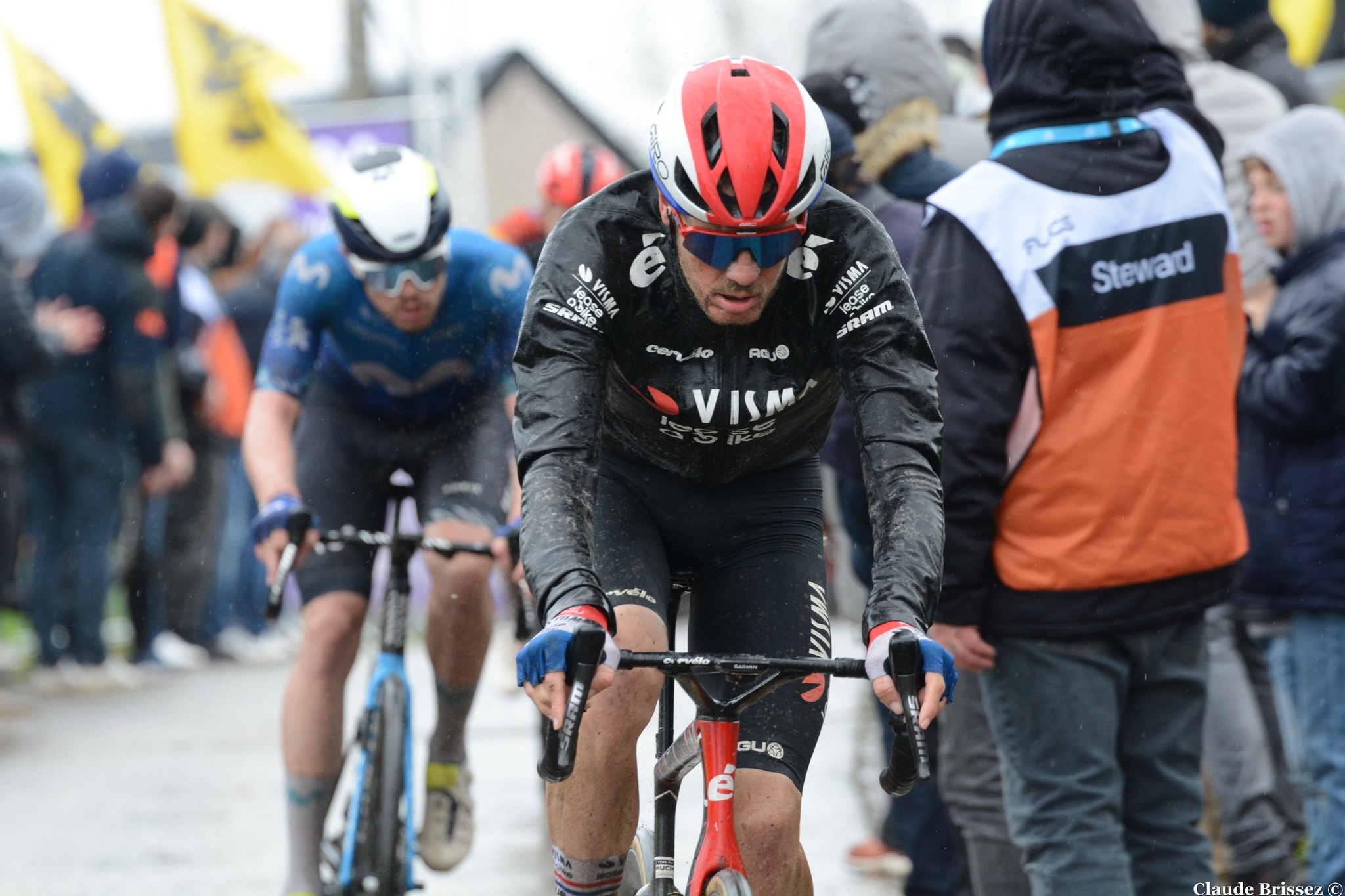 Dylan van Baarle présent au départ du Santos Tour Down Under en 2025.