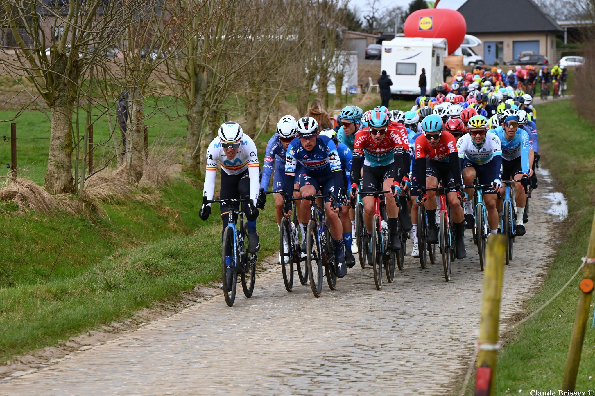 Rendez-vous sur la chaine Youtube en direct pour une présentation du Het Nieuwsblad